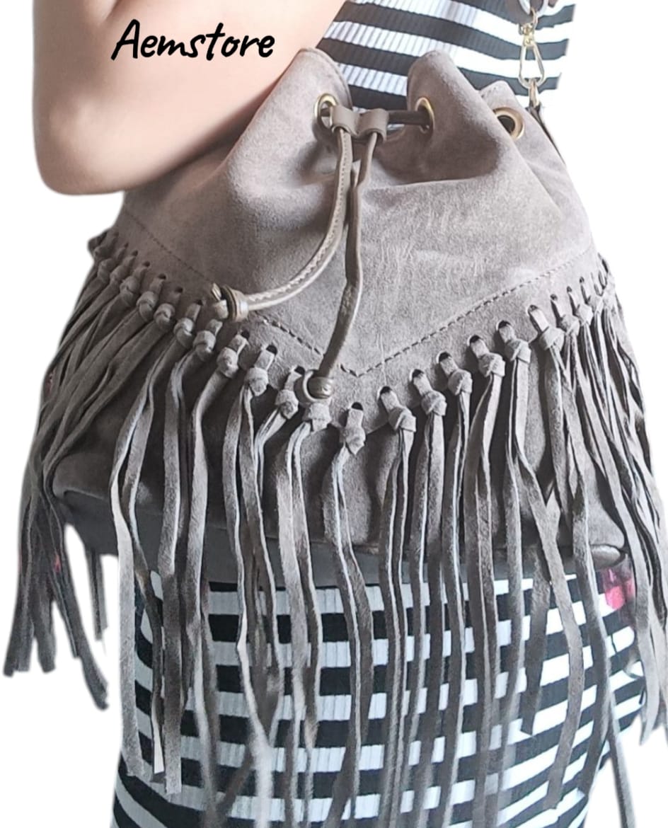 Borsa a secchiello con frange